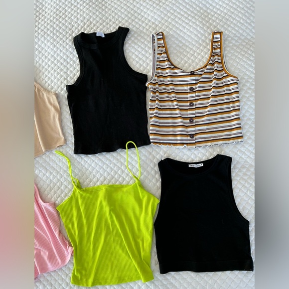 Bundle of Women's Crop Sleeveless Ribbed Tops x 6 - Picture 3 of 16